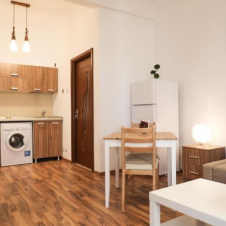 Ultracentral Apartament With Balcony - Old Town Bucharest Exterior photo