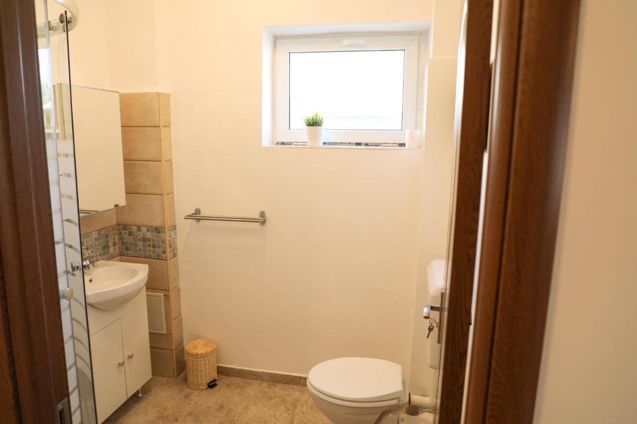 Ultracentral Apartament With Balcony - Old Town Bucharest Exterior photo
